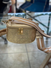 Cargar imagen en el visor de la galería, Metallic Leather Bag
