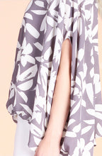 Load image into Gallery viewer, Graphic Daisy Blouson Caftan Top
