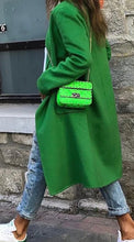 Cargar imagen en el visor de la galería, Green Mid Length Coat
