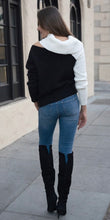 Cargar imagen en el visor de la galería, 2 Tone Off Shoulder Sweater
